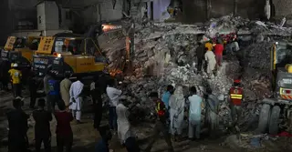 পাকিস্তানে ভবন ধসে নিহতের সংখ্যা বেড়ে ১৪